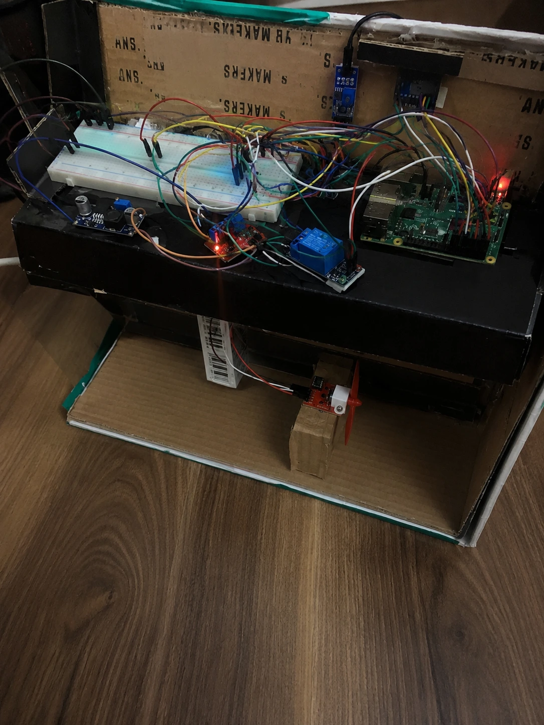 Working Smart Garage prototype with Raspberry Pi, sensors and actuators